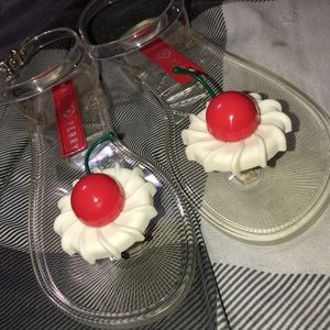 Katy Perry jelly sandals🍒